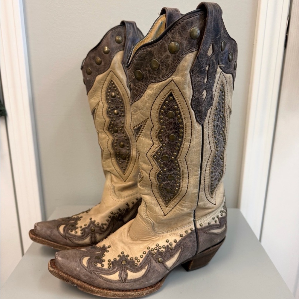 Corral Two-Tone Leather Heeled Boots